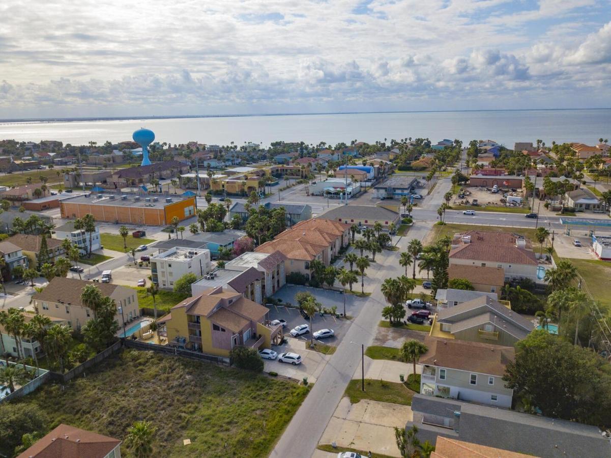 Apartamento Ground Floor Duplex With Bbq - Blue Siren House South Padre Island Exterior foto